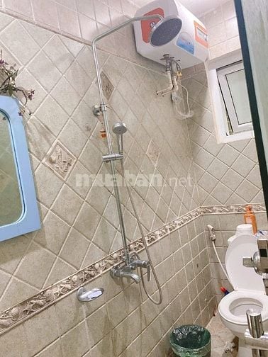 chính chủ bán nhà mặt ngõ 575 kim mã, xe oto tránh
