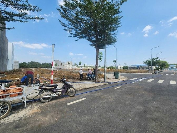 BÁN LÔ ĐẤT ĐẸP 70m2/ 2 tỷ 890 khu nhà ở Tân Lập- Bình Dương sổ hồng 