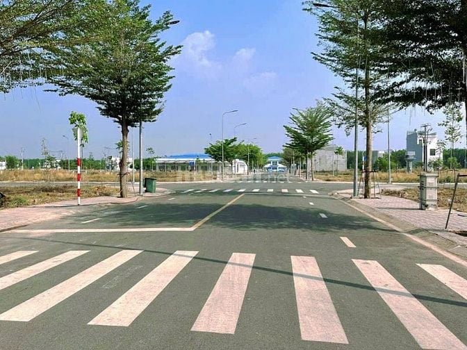 BÁN LÔ ĐẤT ĐẸP 70m2/ 2 tỷ 890 khu nhà ở Tân Lập- Bình Dương sổ hồng 