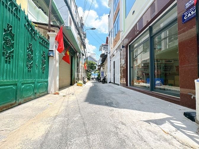 BÁN NHÀ DIỆN TÍCH KV: 60m2. 2 LẦU,HẺM XE HƠI ĐƯỜNG TRƯỜNG CHÍNH .
