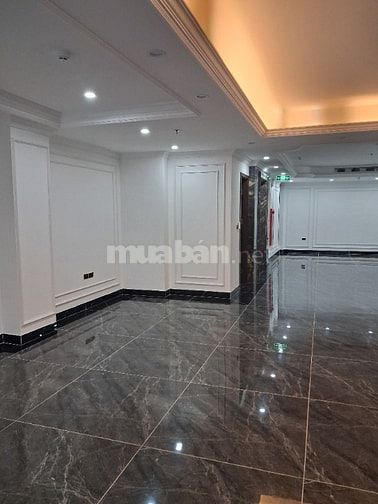 Siêu hiếm! Siêu rẻ. MP Trung Hòa. 138m2. Giá 79 tỉ