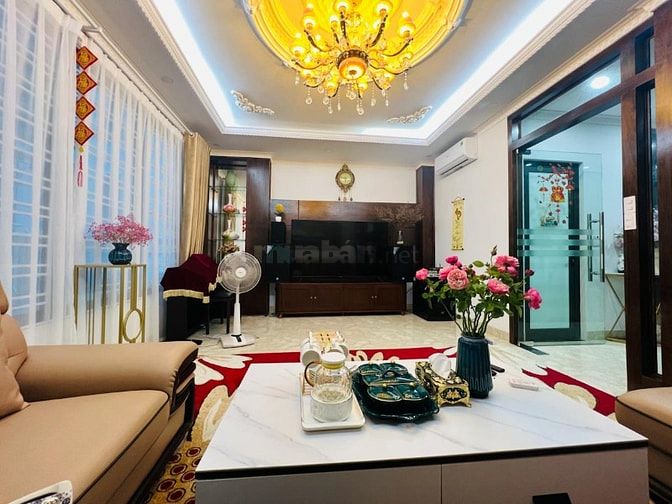 Siêu hiếm! Siêu rẻ. MP Trung Hòa. 138m2. Giá 79 tỉ