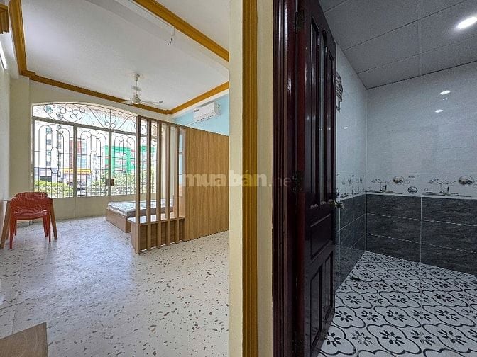 CHDV cao cấp mặt tiền đường Cộng Hoà