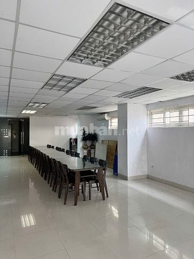 Tớ còn trống tầng 4 mặt đường khu vực Quan Hoa Cầu Giấy