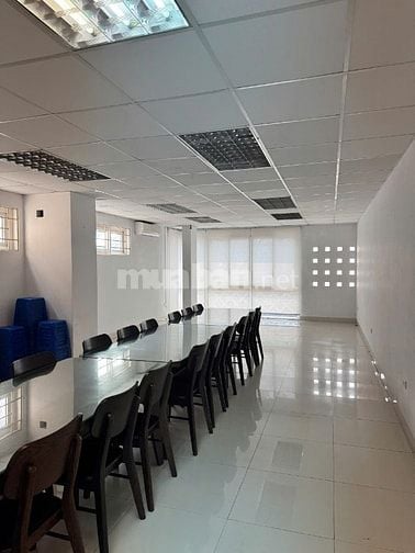 Tớ còn trống tầng 4 mặt đường khu vực Quan Hoa Cầu Giấy