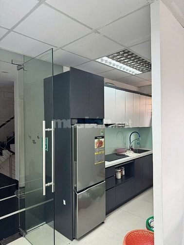 Tớ còn trống tầng 4 mặt đường khu vực Quan Hoa Cầu Giấy