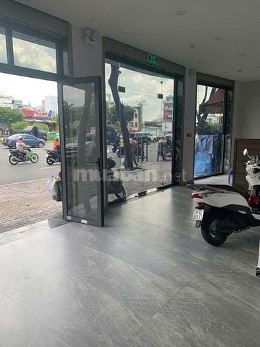 Cho thuê mặt bằng 372 Phạm Văn Đồng, P.1, Gò Vấp, DT 150m2, ngang 11m
