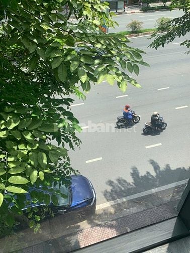 Cho thuê mặt bằng 372 Phạm Văn Đồng, P.1, Gò Vấp, DT 150m2, ngang 11m