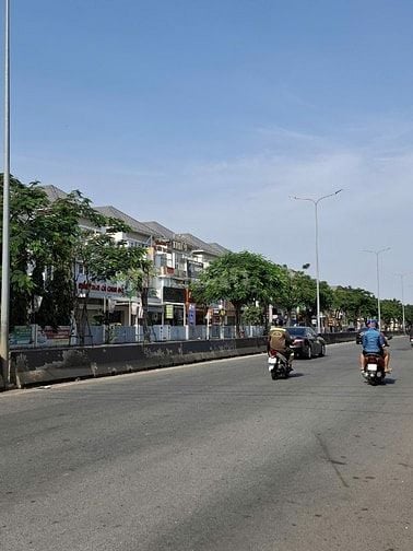 Bán nhà mặt tiền đường  Liên Phường Quận 9 giá 25 tỷ