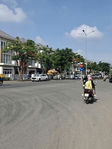 Bán nhà mặt tiền đường  Liên Phường Quận 9 giá 25 tỷ