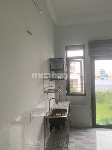 Cho thuê phòng lầu 1 dt 28m2 Tân Tạo 