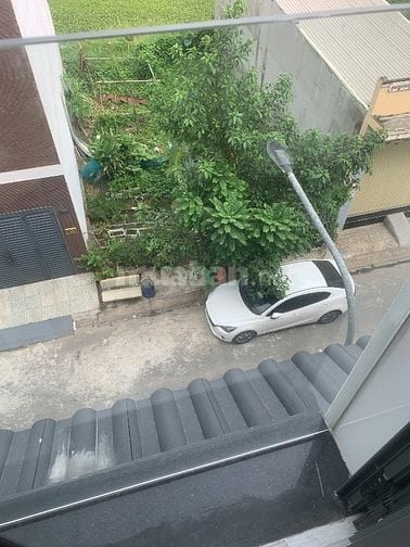 Cho thuê phòng lầu 1 dt 28m2 Tân Tạo 