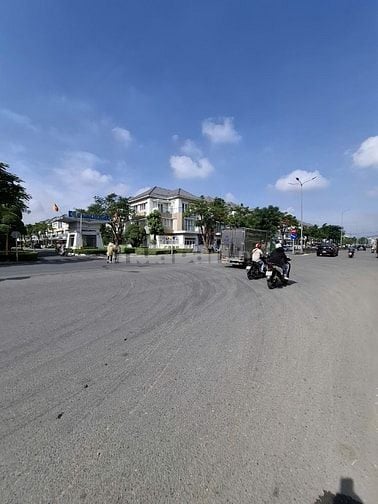 Bán nhà mặt tiền đường  Liên Phường Quận 9 giá 25 tỷ