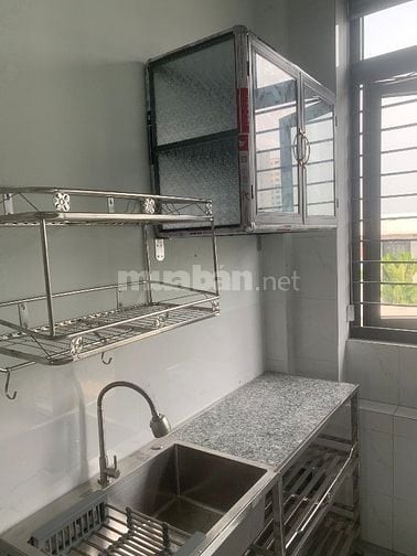 Cho thuê phòng lầu 1 dt 28m2 Tân Tạo 