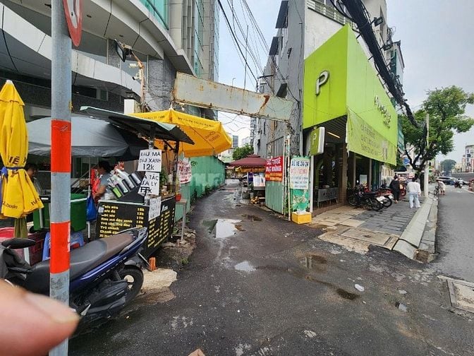 Cho thuê kho, nhà xưởng, Sân Thể thao với giá 295 triệu VND tại Đường 