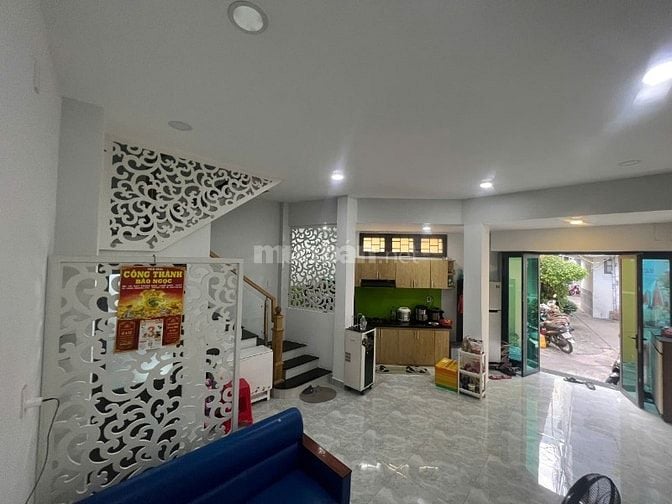 Nhà Mới cách MT 20m 199/ CMT8 P4 Q3, DT 5.8x8m Nở Hậu, 3 Tầng, 6 tỷ TL