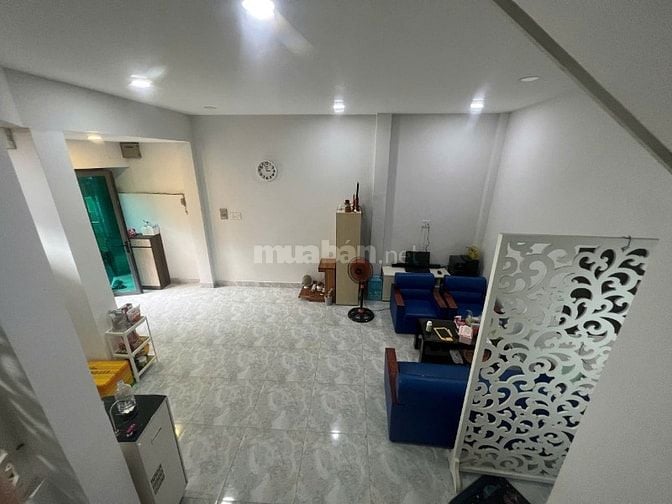 Nhà Mới cách MT 20m 199/ CMT8 P4 Q3, DT 5.8x8m Nở Hậu, 3 Tầng, 6 tỷ TL