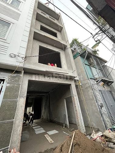 Chính chủ bán nhà ô tô đỗ cửa, thang máy 
