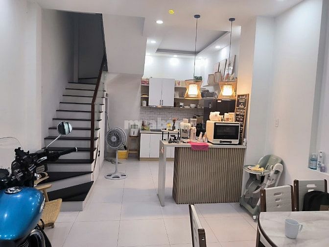 SIÊU RẺ, Nhà Hẻm 299/ Lý Thường Kiệt P15 Quận 11 40m2 4 tầng 5,2 tỷ.