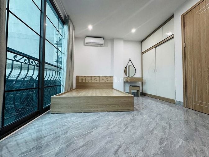 NHÀ ĐẸP PHỐ NGỌC KHÁNH, Ô TỔ ĐỖ CỬA NGÀY ĐÊM 