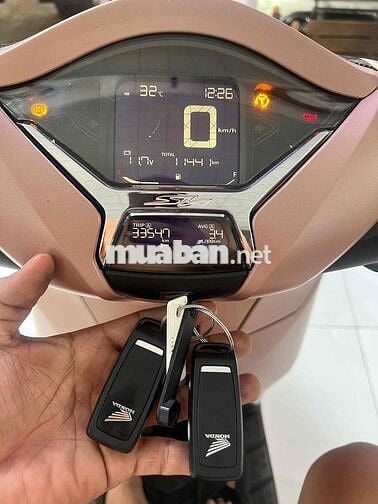 Khu vực Tp HCM (Cần bán và đổi xe khác) Honda SH 3
