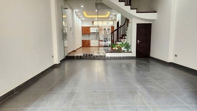 NHÀ ĐẸP PHỐ NGỌC KHÁNH, Ô TỔ ĐỖ CỬA NGÀY ĐÊM 