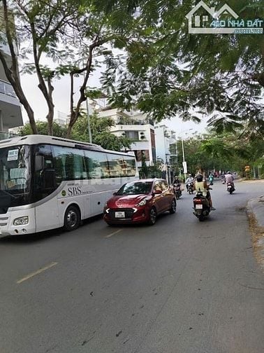 Bán lô đất nền nằm ngay mặt tiền Nguyễn Thị Định 80m2 giá 2tỷ550 