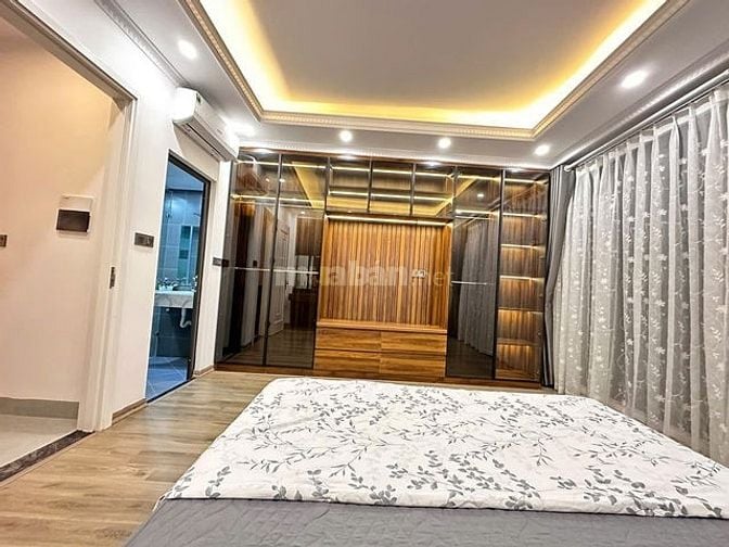 Bán nhà Yên Hoà Cầu Giấy, 5 tầng đẹp như mơ, sổ vuông, giá chỉ 7,95 tỷ