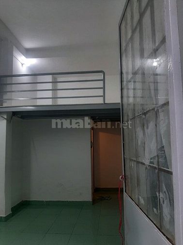 Cho thuê phòng trọ có gác,cách đại học công nghiệp 4 khoảng 500m