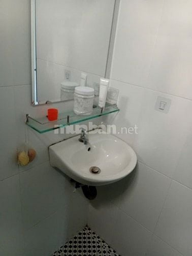 Cho phụ nữ độc thân đi làm thuê phòng có bancony