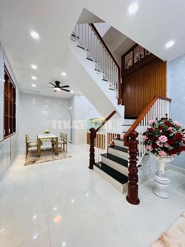 Bán nhà Ngô Tất Tố Bình Thạnh 1Trệt 1Lầu DT 53m2/giá 1.880 tỷ Số riêng