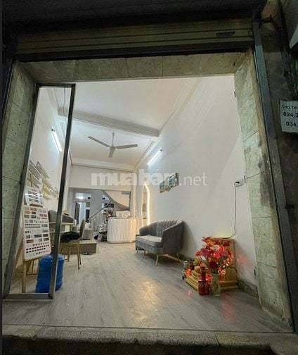 Chính chủ cho thuê cả nhà 200m2 mặt đường Nguyễn Văn Cừ