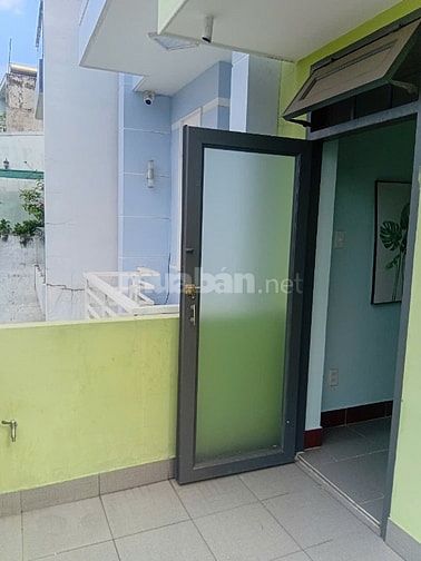 Cho phụ nữ độc thân đi làm thuê phòng có bancony