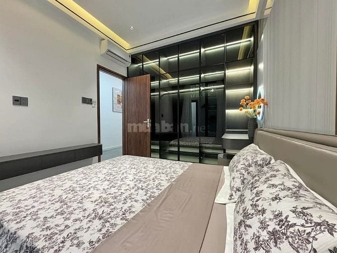 SIÊU PHẨM PHÚ NHUẬN! Nhà 81m2 ngay Hoa Lan giá 4tỷ550. SHR. HXH 6m