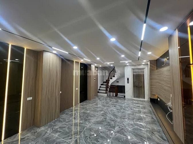 Nhà Đẹp Ô Tô Trong Nhà Hoàng Mai 50m, 6 tầng, mt 4.2m, giá 18.8 tỷ.
