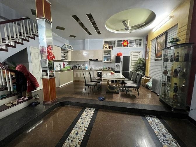 Bán nhà Trần Kim Xuyến 67 m2 xây 5 t mt 7 m đường 2 ô tô 23 tỷ