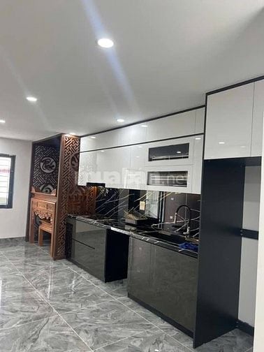 Nhà Đẹp Ô Tô Trong Nhà Hoàng Mai 50m, 6 tầng, mt 4.2m, giá 18.8 tỷ.
