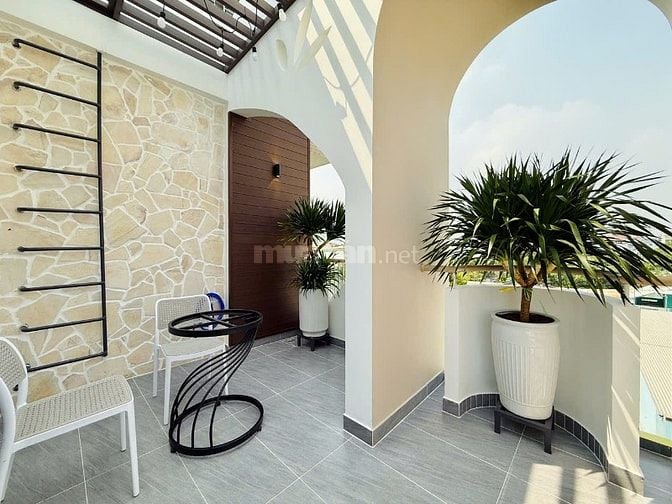 CHÍNH CHỦ CẦN BÁN NHÀ MỚI XÂY 3LẦU ĐƯỜNG XE HƠI NỌI THẤT CAO CẤP