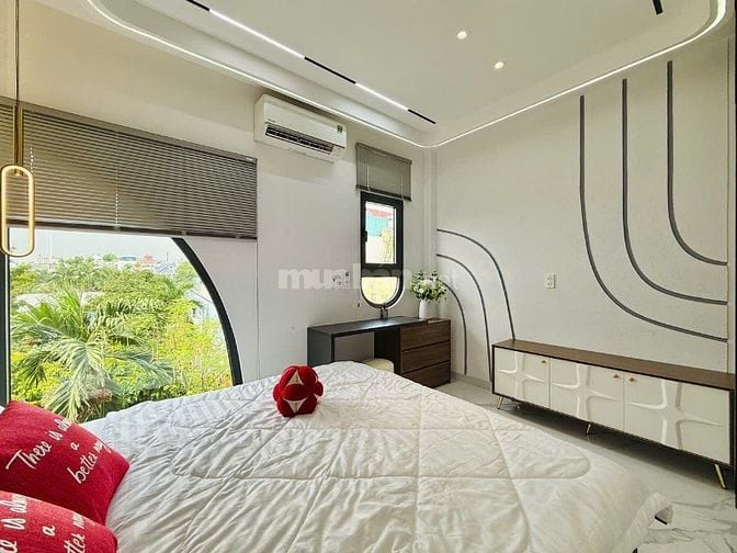 CHÍNH CHỦ CẦN BÁN NHÀ MỚI XÂY 3LẦU ĐƯỜNG XE HƠI NỌI THẤT CAO CẤP