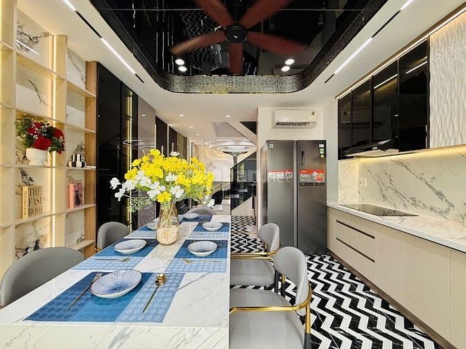 CHÍNH CHỦ CẦN BÁN NHÀ MỚI XÂY 3LẦU ĐƯỜNG XE HƠI NỌI THẤT CAO CẤP