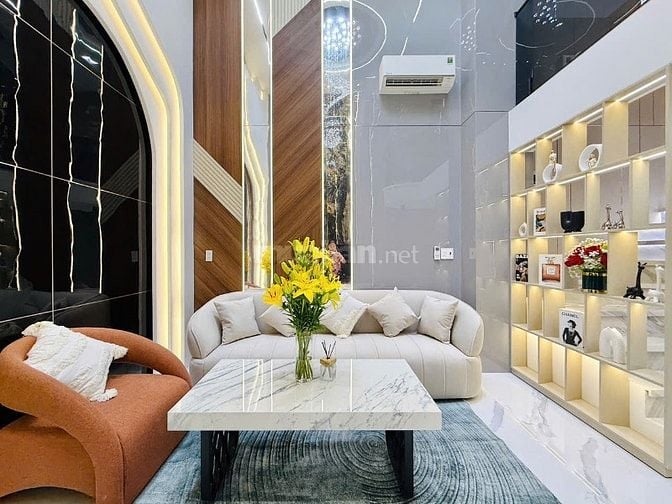 CHÍNH CHỦ CẦN BÁN NHÀ MỚI XÂY 3LẦU ĐƯỜNG XE HƠI NỌI THẤT CAO CẤP