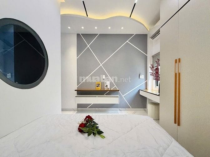 CHÍNH CHỦ CẦN BÁN NHÀ MỚI XÂY 3LẦU ĐƯỜNG XE HƠI NỌI THẤT CAO CẤP