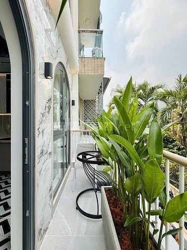 CHÍNH CHỦ CẦN BÁN NHÀ MỚI XÂY 3LẦU ĐƯỜNG XE HƠI NỌI THẤT CAO CẤP