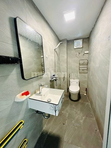 Cho thuê nhà gần phố Trịnh Công Sơn, quận Tây Hồ. DT 55m2 x 4 tàng