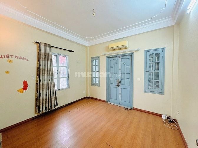 Cho thuê nhà gần phố Trịnh Công Sơn, quận Tây Hồ. DT 55m2 x 4 tàng