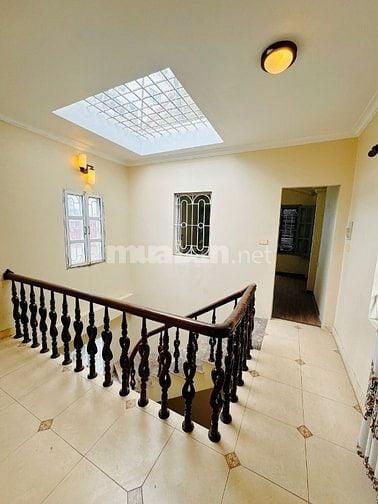 Cho thuê nhà gần phố Trịnh Công Sơn, quận Tây Hồ. DT 55m2 x 4 tàng
