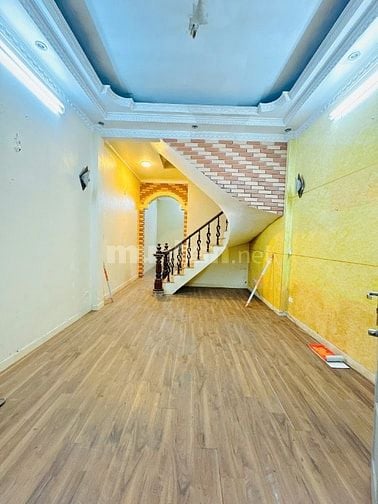 Cho thuê nhà gần phố Trịnh Công Sơn, quận Tây Hồ. DT 55m2 x 4 tàng