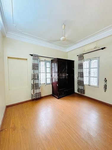 Cho thuê nhà gần phố Trịnh Công Sơn, quận Tây Hồ. DT 55m2 x 4 tàng