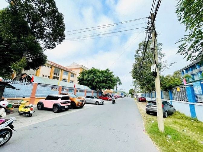 CHỦ ĐỊNH CƯ NƯỚC NGOÀI BÁN ĐẤT NHÀ VƯỜN 188M2 TRUNG TÂM CỦ CHI