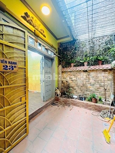 Cho thuê nhà gần phố Trịnh Công Sơn, quận Tây Hồ. DT 55m2 x 4 tàng